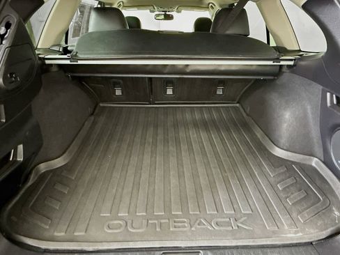Used 2016 Subaru Outback 2.5i Limited AWD/4WD image 28