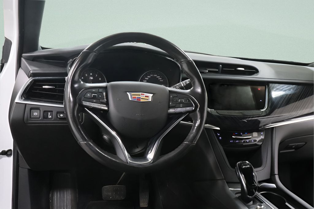 Used 2024 Cadillac XT6 Premium Luxury w/ Technology Package AWD/4WD image 5