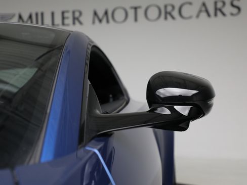 Used 2025 Aston Martin V8 Vantage Coupe image 29