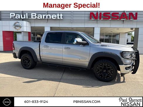Used 2019 RAM 1500 Laramie AWD/4WD image 1
