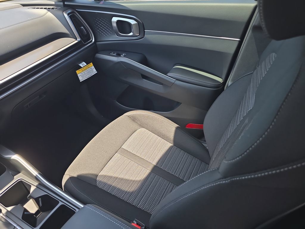 New 2026 Kia Sorento LX FWD image 15