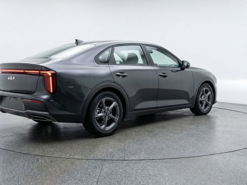 Used 2025 Kia K4 LXS image 9