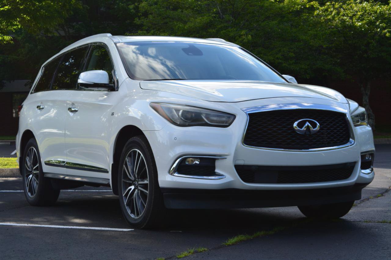 Used 2019 INFINITI QX60 Luxe w/ Sensory Package AWD/4WD image 3