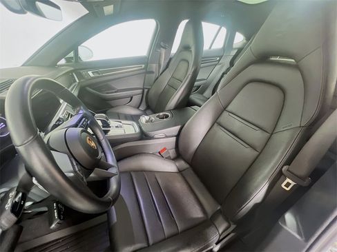 Certified 2023 Porsche Panamera 4 image 5