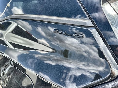 Used 2023 GMC Terrain SLE w/ Driver Convenience Package image 7