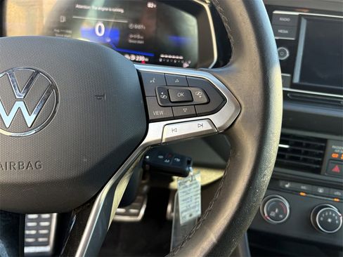 Used 2024 Volkswagen Jetta Sport image 17