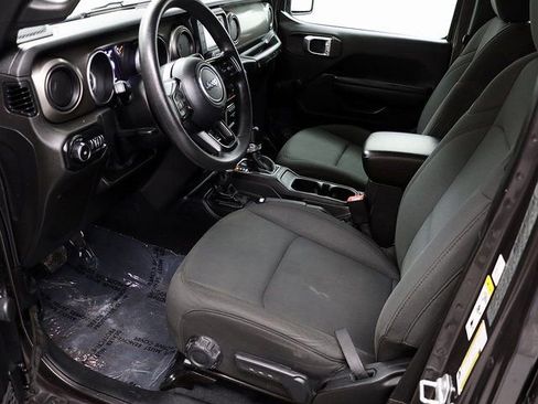 Used 2018 Jeep Wrangler Unlimited Sport image 10