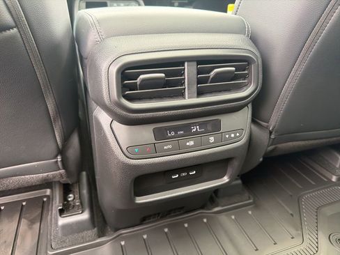 Certified 2025 Honda Pilot Touring image 38
