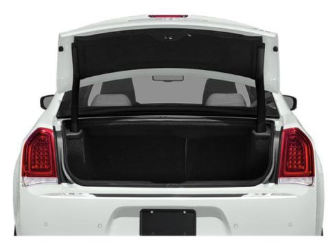 Used 2018 Chrysler 300 Limited RWD image 12