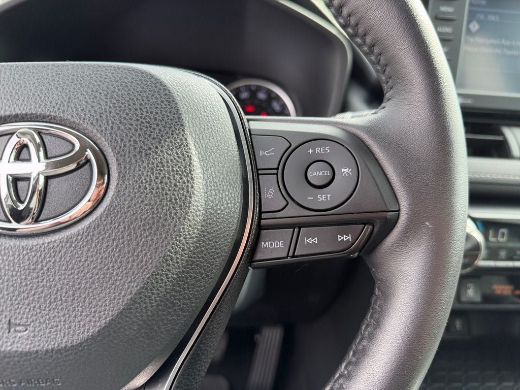 Used 2020 Toyota RAV4 XLE w/ Convenience Package AWD/4WD image 16