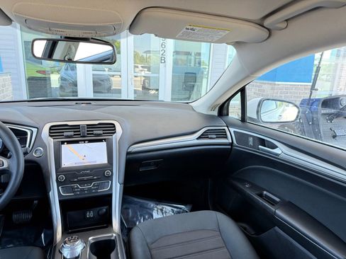Used 2019 Ford Fusion SE image 23