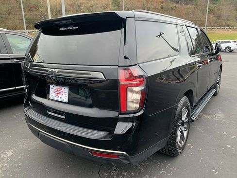Used 2021 Chevrolet Suburban Z71 w/ Z71 Off-Road Package image 3