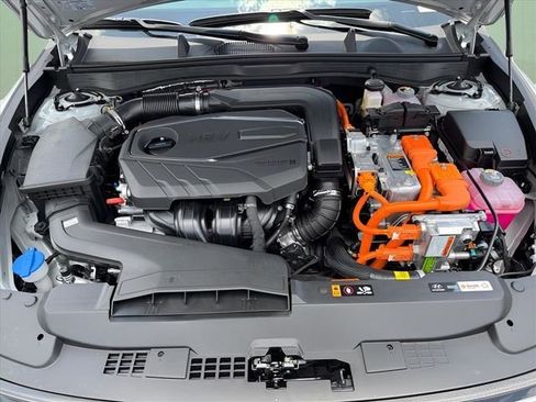 Certified 2025 Hyundai Sonata SEL image 9