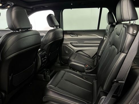 Used 2024 Jeep Grand Cherokee L Limited w/ Luxury Tech Group II image 27