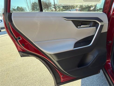 Used 2025 Toyota RAV4 XLE image 21