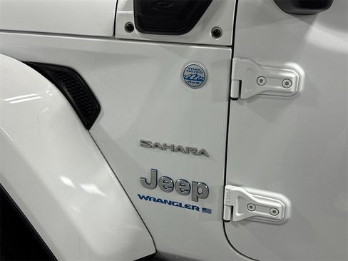 Used 2023 Jeep Wrangler Unlimited Sahara w/ Cold Weather Group image 11