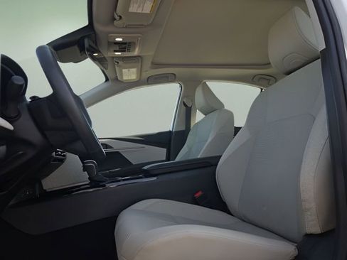 Used 2026 Toyota Camry XLE w/ Premium Plus Package image 9