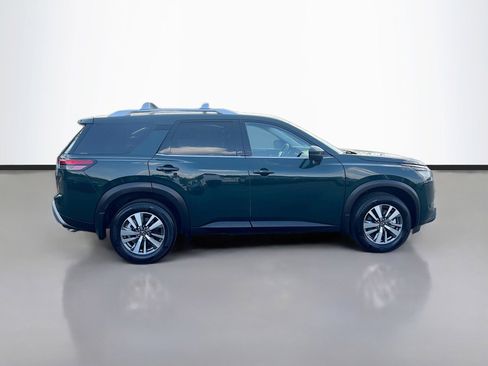 Used 2025 Nissan Pathfinder SL FWD image 8