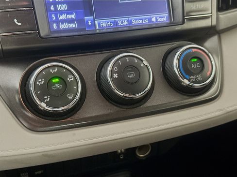 Used 2015 Toyota RAV4 LE image 22