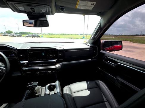 Used 2024 Chevrolet Silverado 1500 LTZ image 16