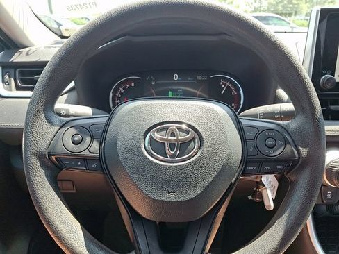 Used 2025 Toyota RAV4 LE AWD/4WD image 22