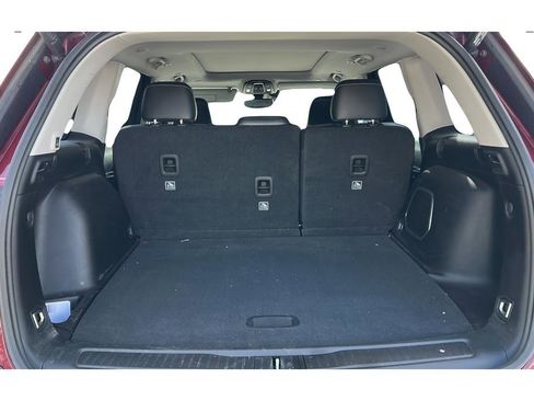 Used 2022 Jeep Grand Cherokee Limited image 9