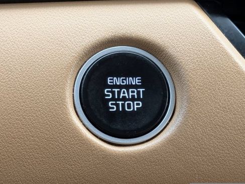 Certified 2024 Kia Seltos EX FWD image 31