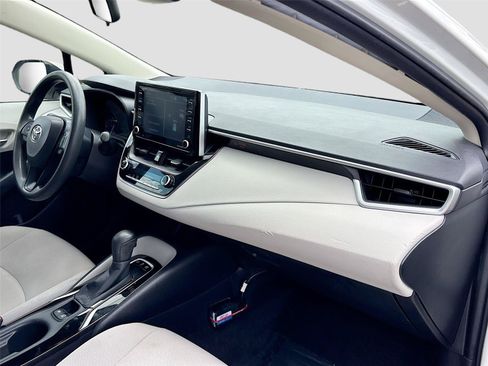 Used 2021 Toyota Corolla LE FWD image 26