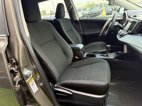 Used 2015 Toyota RAV4 LE AWD/4WD image 14
