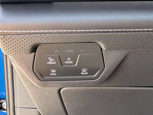 Used 2025 Volkswagen Atlas SEL Premium R-Line AWD/4WD image 23