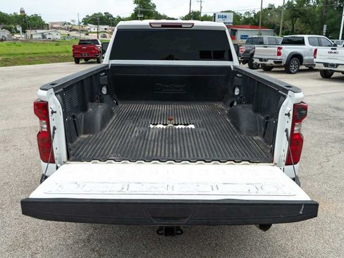 Used 2023 Chevrolet Silverado 2500 LT AWD/4WD image 9