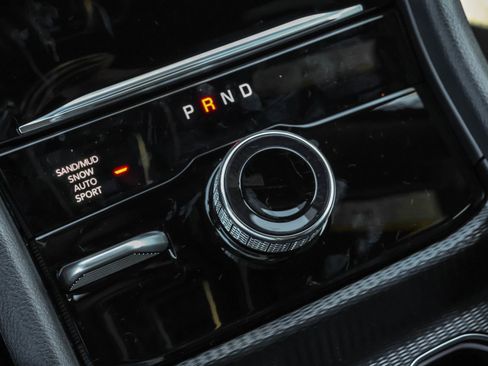 New 2025 Jeep Grand Cherokee Limited w/ Luxury Tech Group II image 19