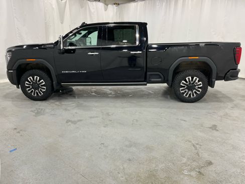 Certified 2024 GMC Sierra 3500 Denali Ultimate image 2