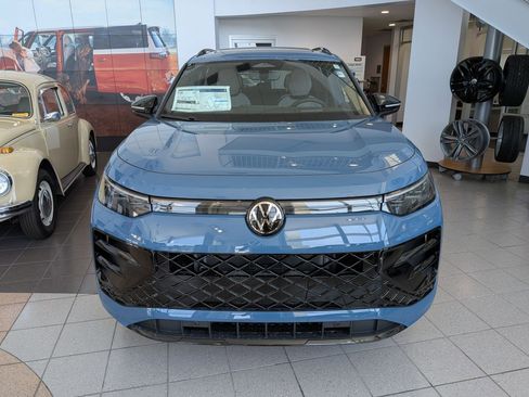 New 2026 Volkswagen Tiguan SE R-Line FWD image 7