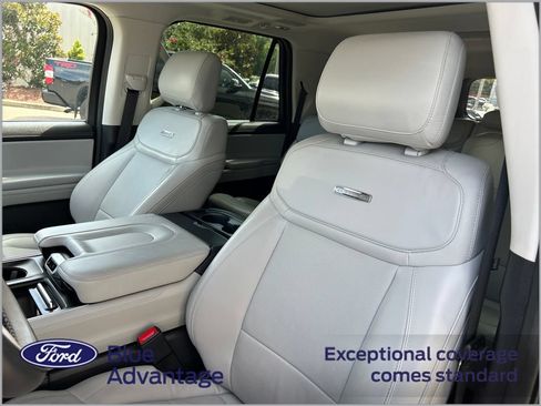 Used 2025 Ford Expedition Max Platinum w/ Driver's Package AWD/4WD image 12