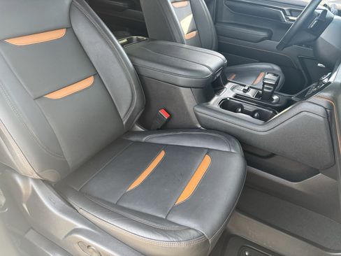 Used 2024 GMC Sierra 1500 AT4 w/ Technology Package image 9