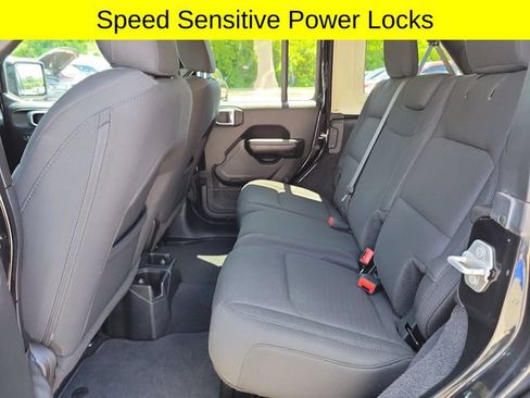 Used 2019 Jeep Wrangler Unlimited Sport S AWD/4WD image 12