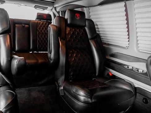 Used 2023 GMC Savana 2500 image 33