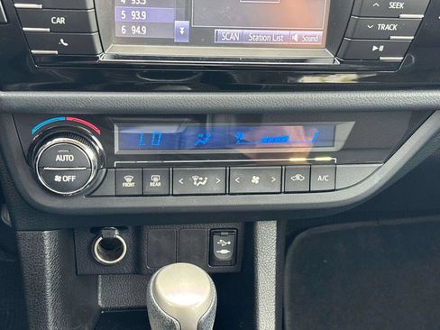 Used 2015 Toyota Corolla S Plus image 19