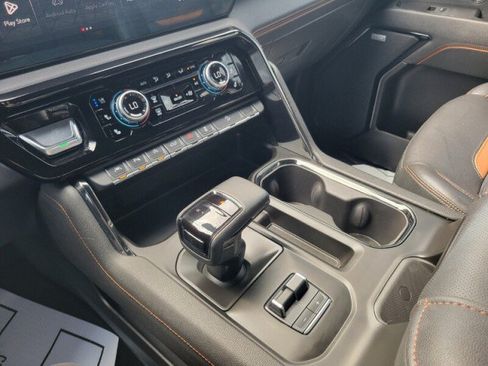 Used 2024 GMC Sierra 1500 AT4 w/ Technology Package AWD/4WD image 25