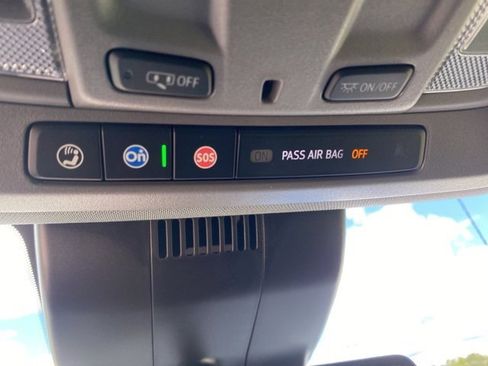 Certified 2022 Chevrolet Silverado 1500 Custom image 21