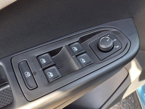 New 2026 Volkswagen Taos S image 8