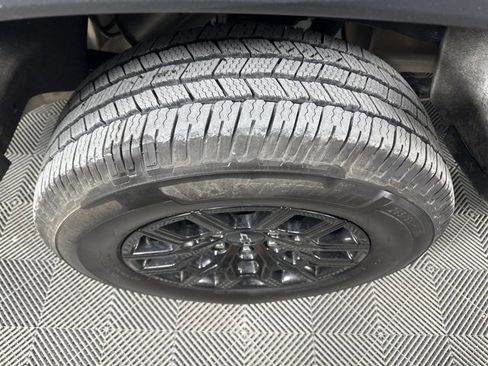 Used 2023 Chevrolet Colorado Trail Boss w/ Technology Package image 12