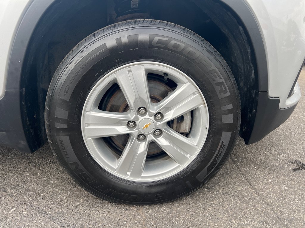 Used 2018 Chevrolet Trax LT w/ LT Convenience Package AWD/4WD image 31