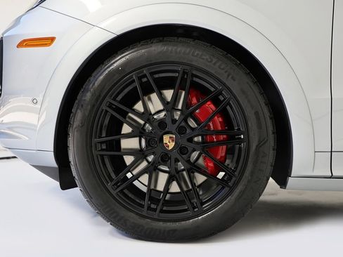 New 2026 Porsche Cayenne GTS AWD/4WD image 13