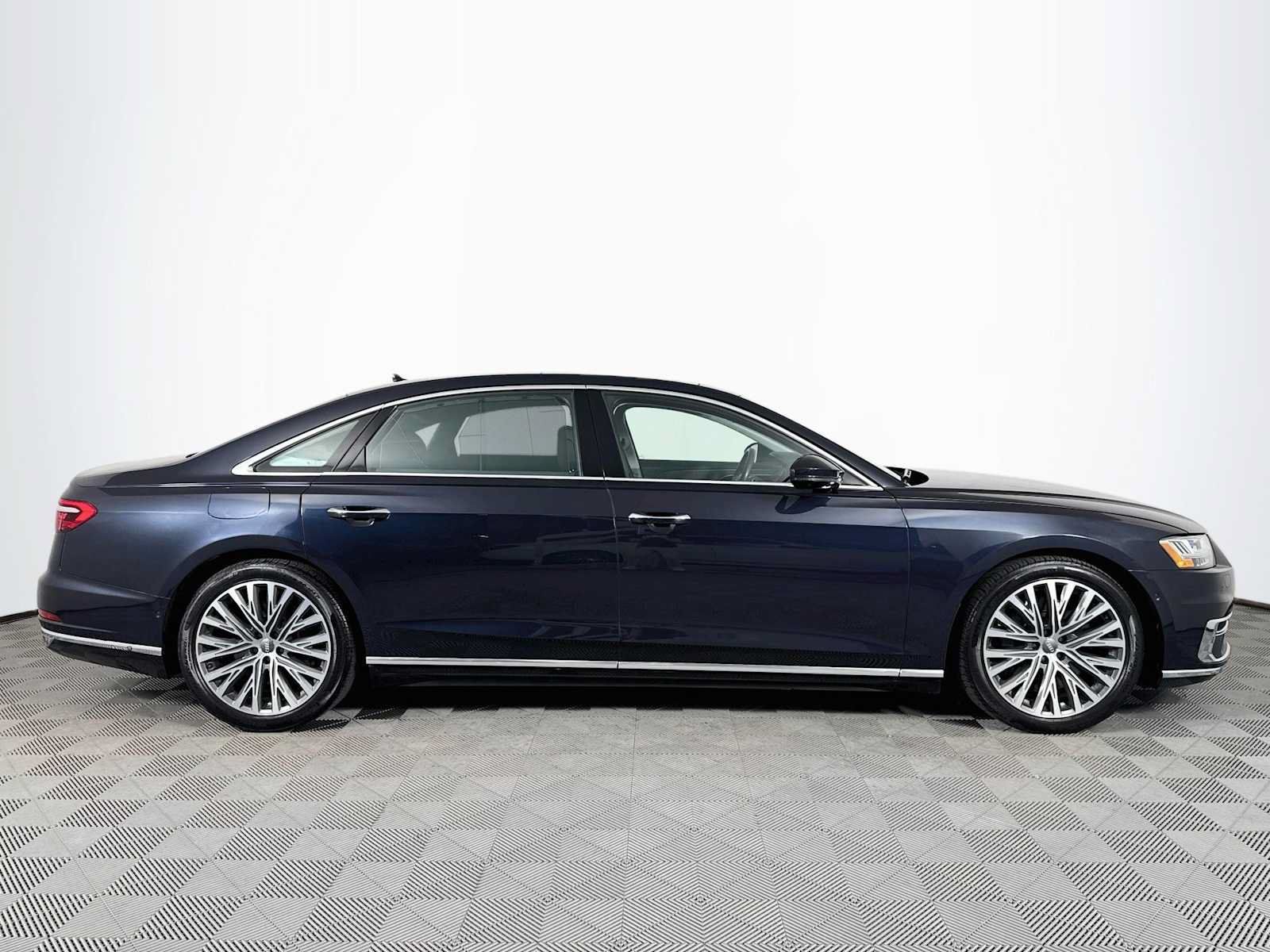 Used 2020 Audi A8 L 4.0T w/ Executive Package AWD/4WD image 4