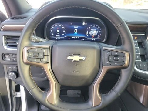 Used 2023 Chevrolet Suburban High Country image 14