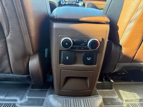 Used 2024 Ford Explorer King Ranch w/ Technology Package image 32