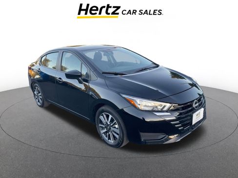Used 2025 Nissan Versa SV image 1