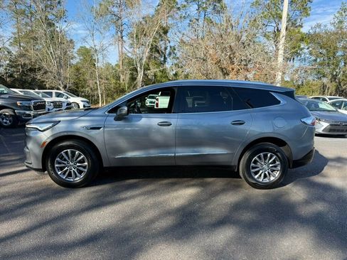 Used 2024 Buick Enclave Essence w/ Technology Package image 2